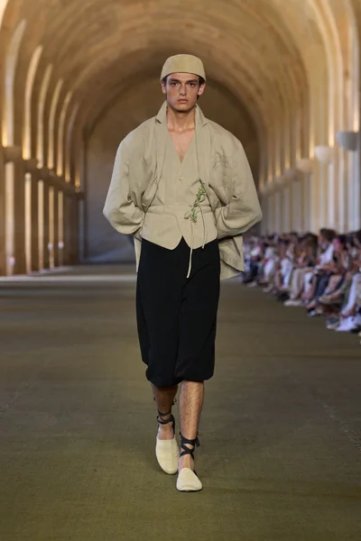 Look 37